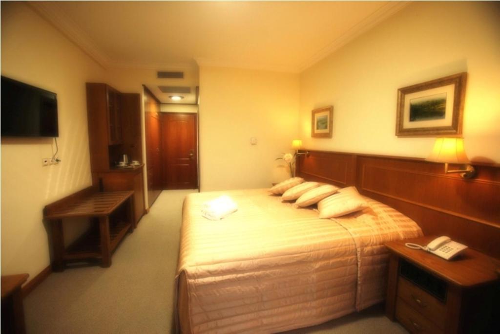 Afkos Grammos Boutique Hotel Resort Nestorion 객실 사진